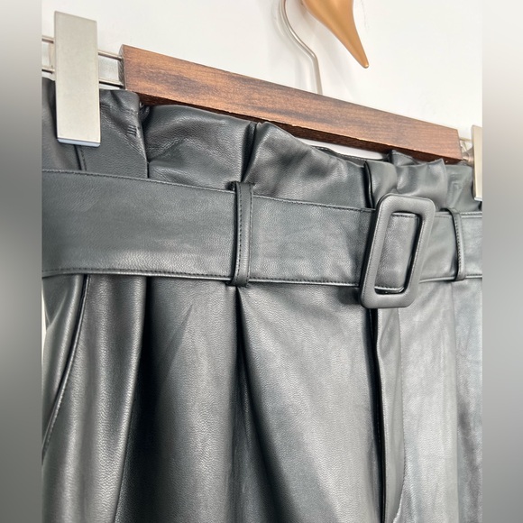 H&M, Size:6, Black Paperbag Vegan Leather, High Rise Tapered Leg Pants, EUC! - Picture 4 of 13